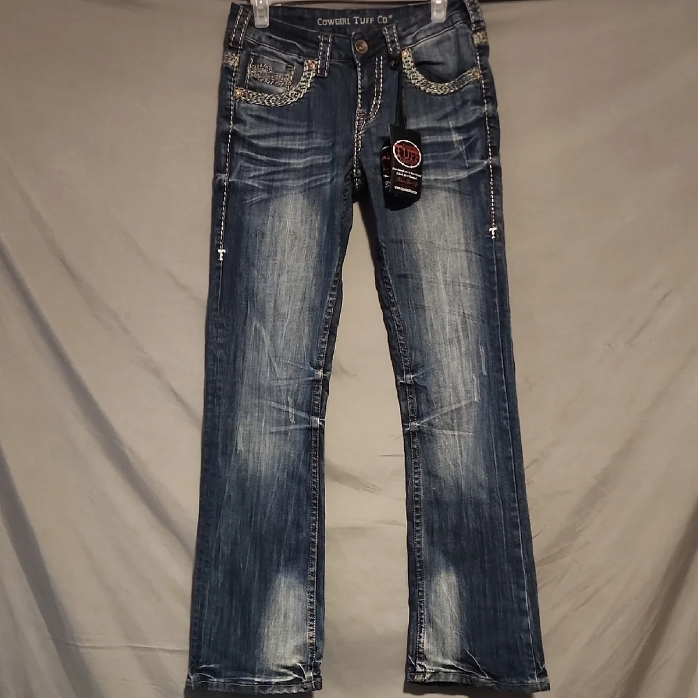 Cowgirl Tuff NWT Trailblaibers Blue Denim Jeans with Embroidery In Size 29